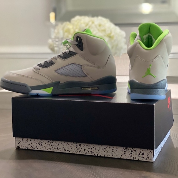 AIR JORDAN RETRO GREEN BEAN SIZE GS/ WOMENS